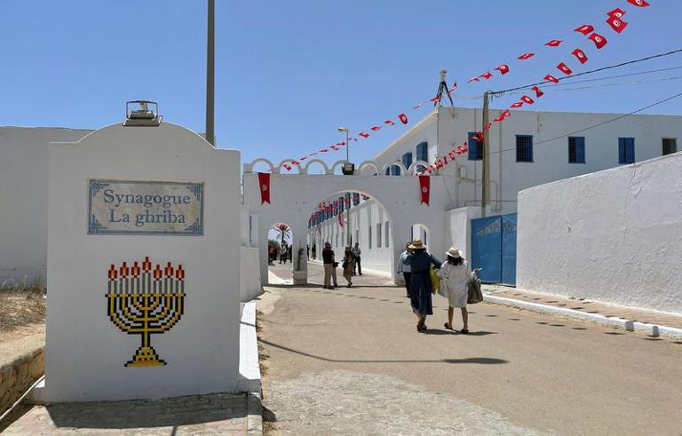 Attack near Tunisia synagogue kills four