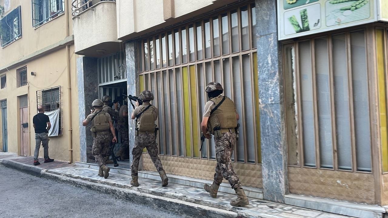 12 Daesh suspects captured in western Türkiye