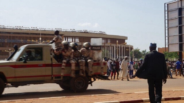 Suspected terrorists kill 12 Nigerien soldiers