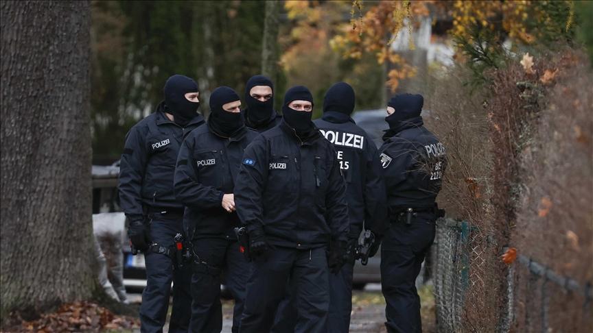 Germany arrests 5 right-wing extremists over terror plot