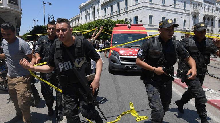 Tunisia: 5 convicted terrorists captured and escaped from prison (official)