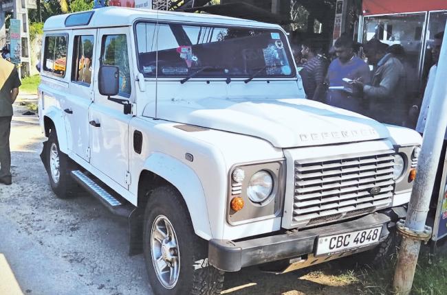 Sinhala extremist party leader shot dead in drive by